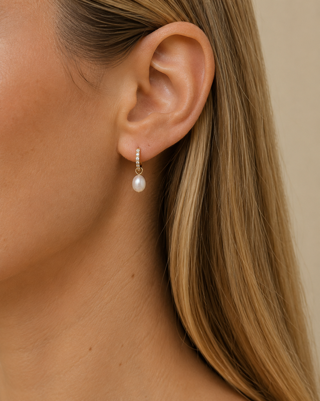 Isla Pearl Hoops
