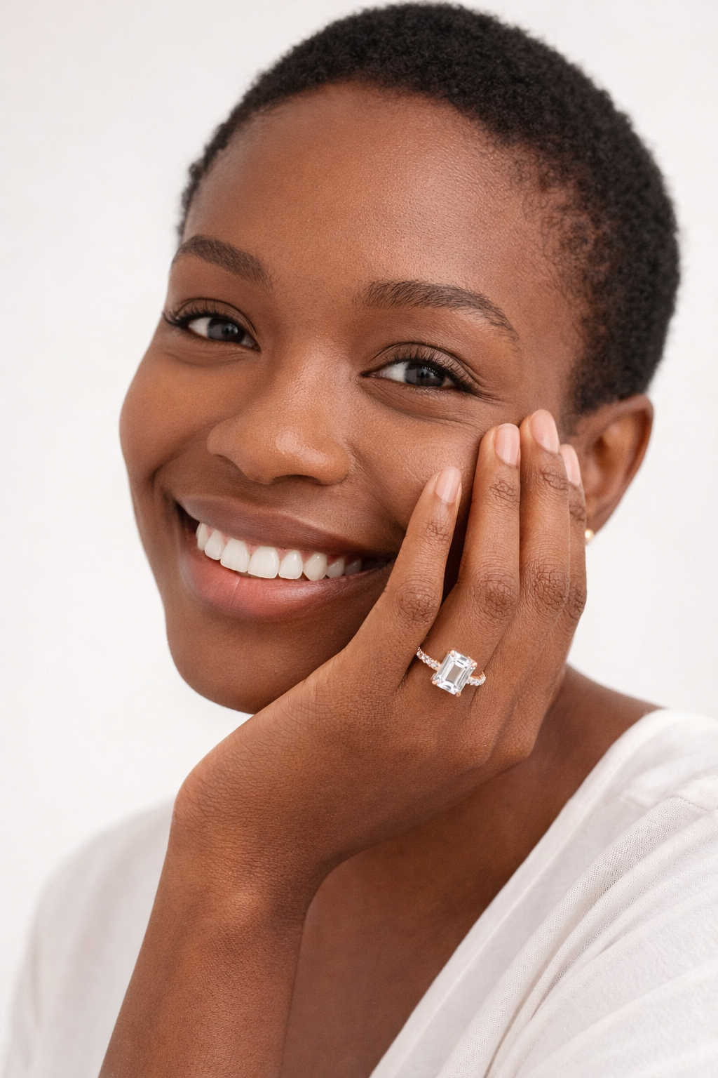 Model wearing Akoma Emerald Rose Gold